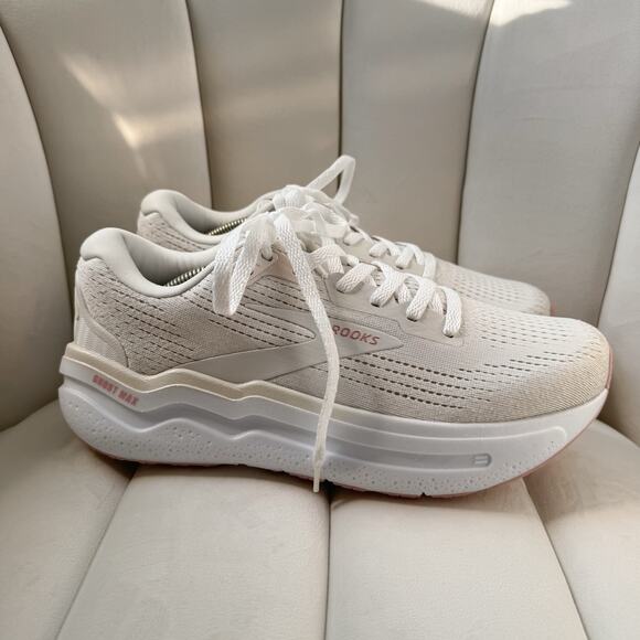 Brooks Ghost Max Coconut Milk Gray Zephyr Road-Running Sneakers Women’s 9.5 - Picture 1 of 7